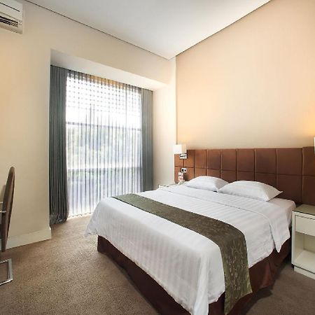 Grand Kecubung Hotel Пангкалан Бун Екстериор снимка