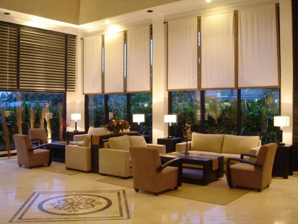 Grand Kecubung Hotel Пангкалан Бун Екстериор снимка